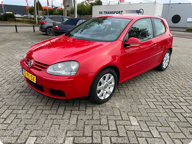 Volkswagen Golf - 1.6 FSI Sportline